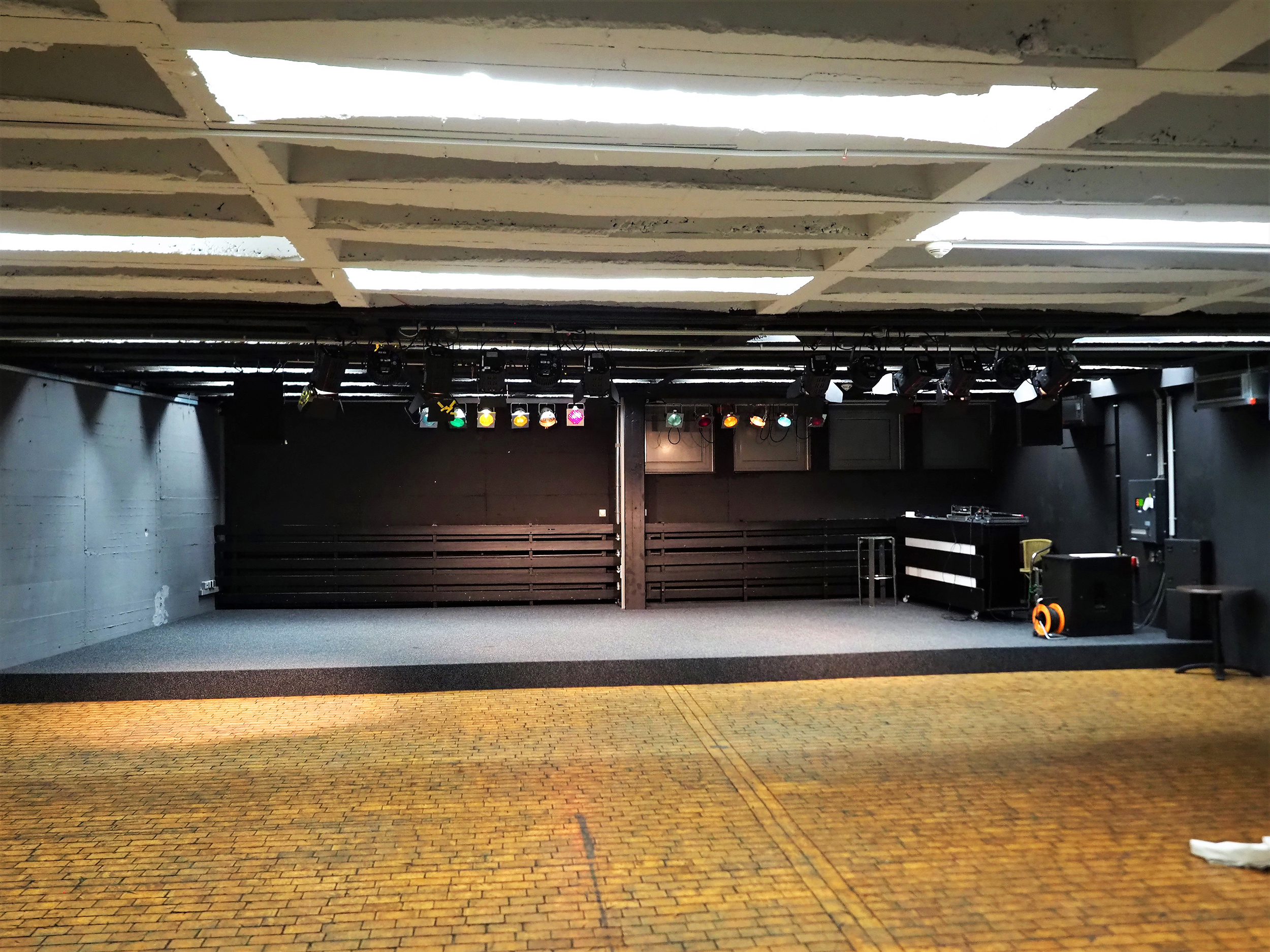 Zuschauerraum und Bühne der Black Box im Kulturzentrum dasHaus